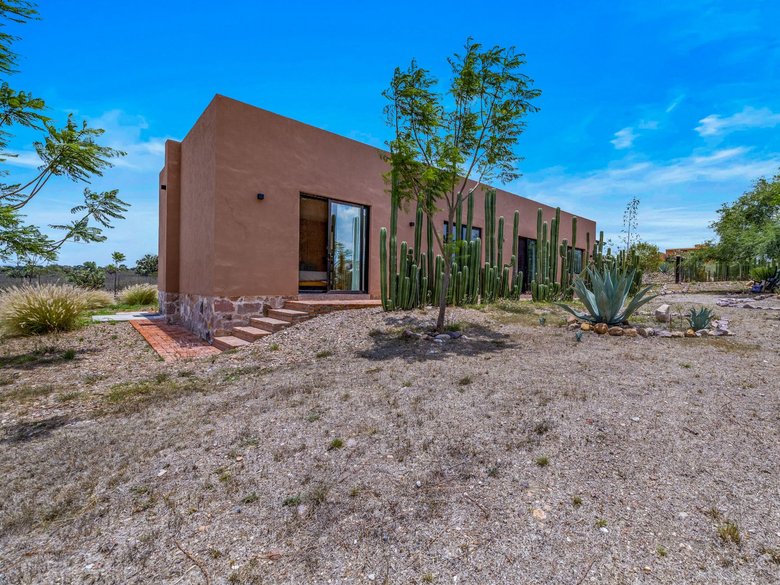 Villa Jacaranda - Architectural Country Living Near San Miguel — 25 photos