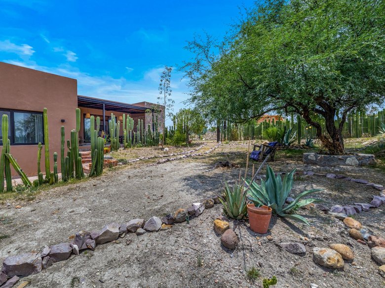 Villa Jacaranda - Architectural Country Living Near San Miguel — 24 photos