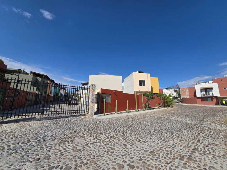 Privada del Valle Lote — 3 photos