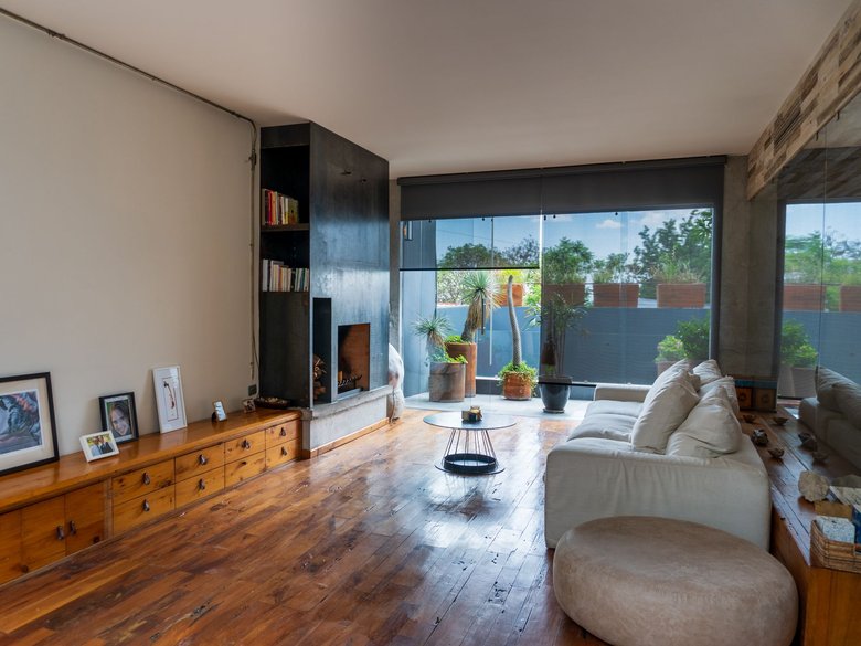CASA FORJA — 2 photos