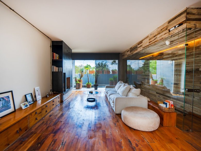 CASA FORJA — 5 photos