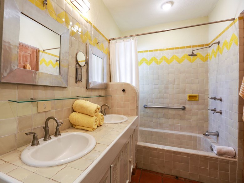 Casa Baeza — 3 photos