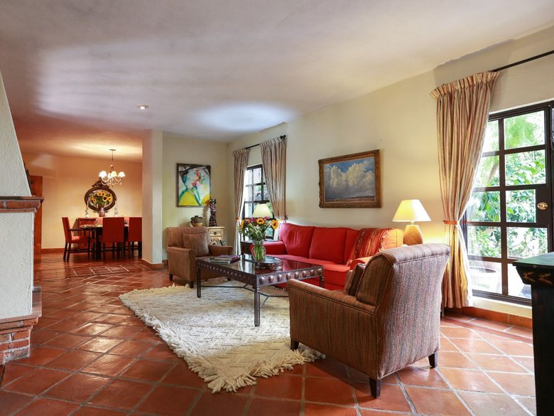 Casa Baeza — 8 photos