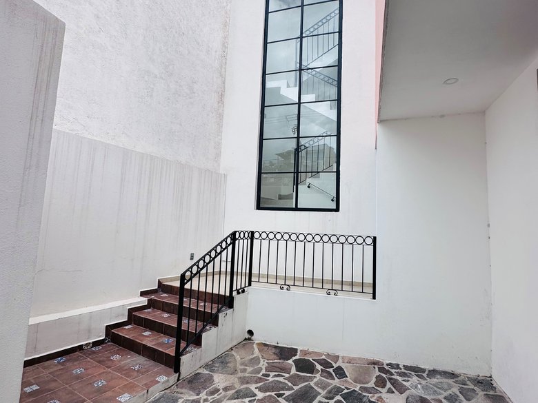 CASA VILLANUEVA — 6 photos