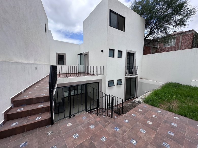 CASA VILLANUEVA — 7 photos