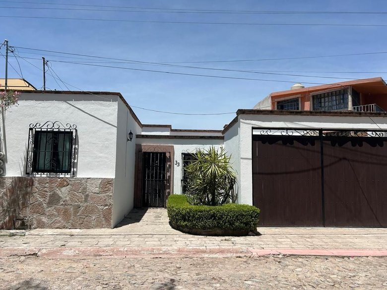 CASA ARBOLEDA — 19 photos