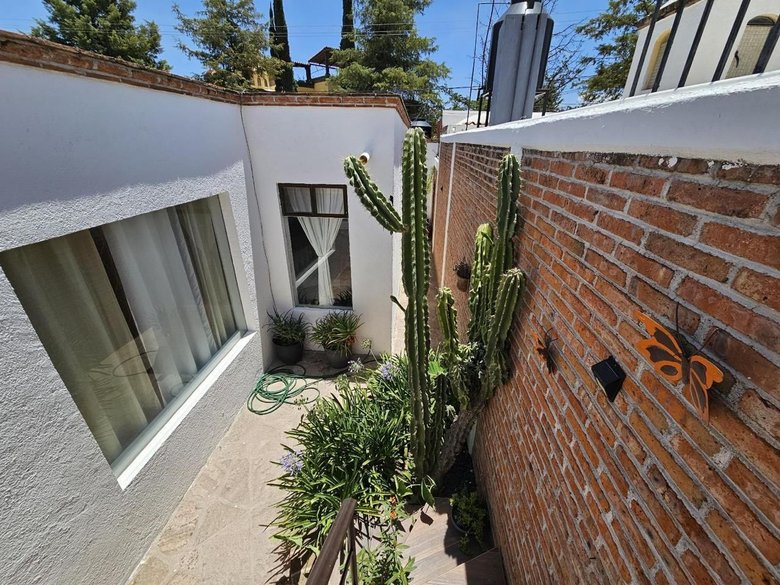 CASA ARBOLEDA — 9 photos