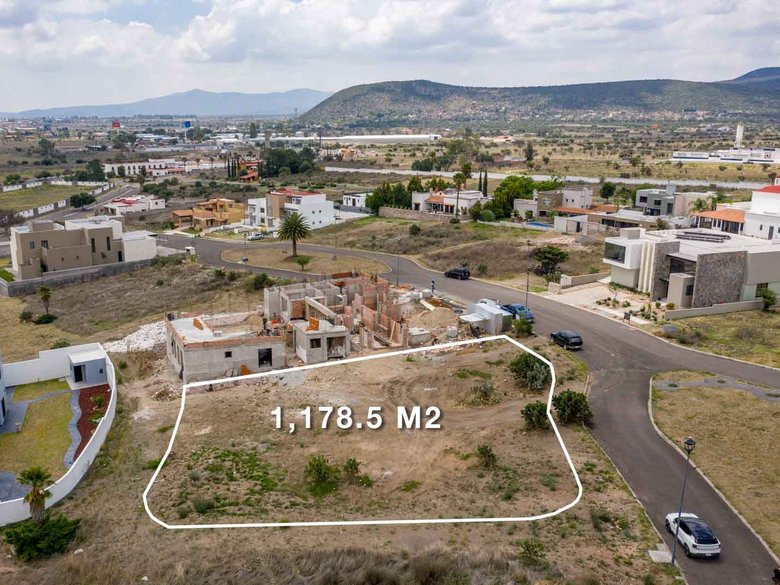 Bugambilia Lot — 2 photos