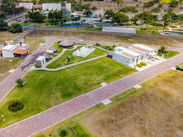 Lote Lucero — 6 photos