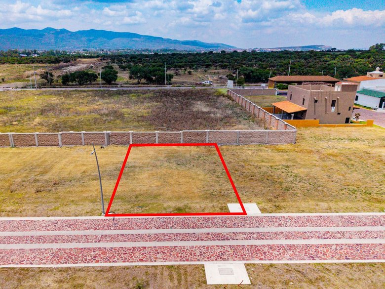 Lote Lucero — 3 photos