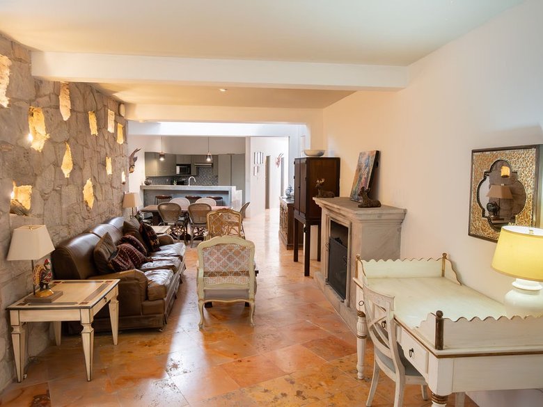 CASA TENERIAS — 9 photos