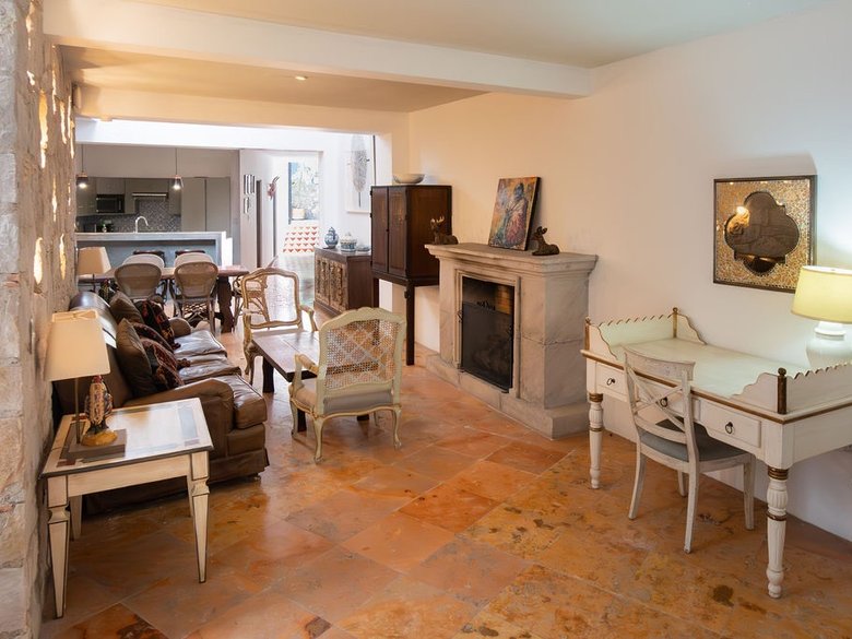 CASA TENERIAS — 5 photos