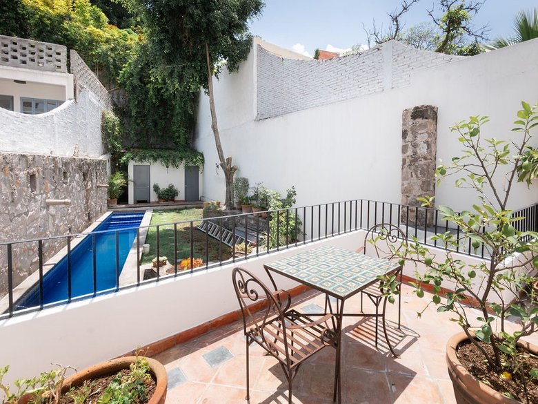 CASA TENERIAS — 7 photos