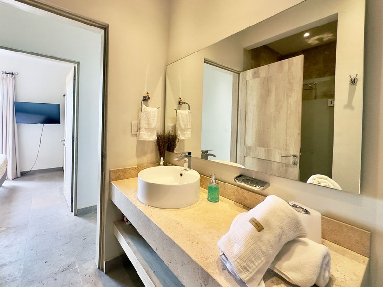 El Milagro Rooftop Apartment — 15 photos