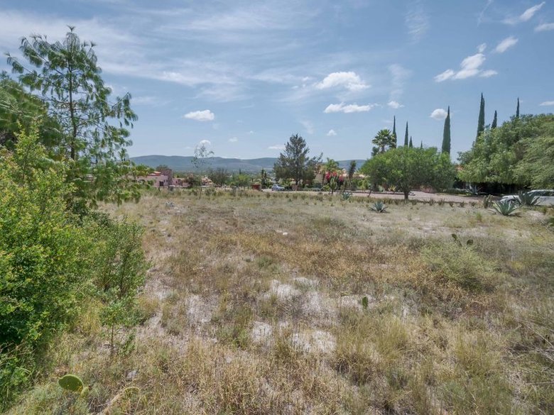 Discover Your Dream Lot in Savilas — 3 photos