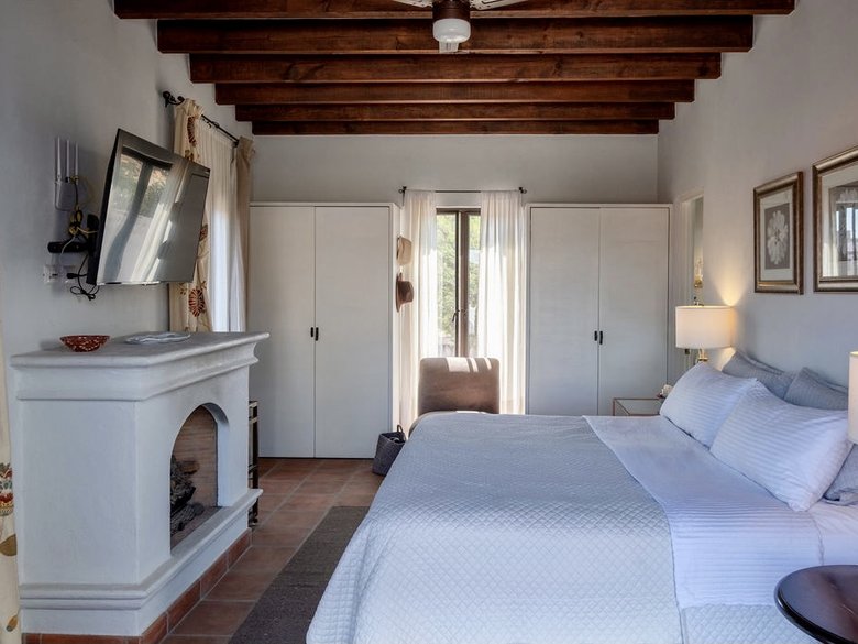 Casa Revueltas- Luxury Hillside Living with Panoramic Views of San Miguel — 10 photos