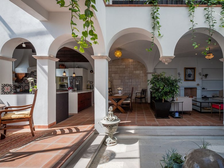 Casa Revueltas- Luxury Hillside Living with Panoramic Views of San Miguel — 13 photos