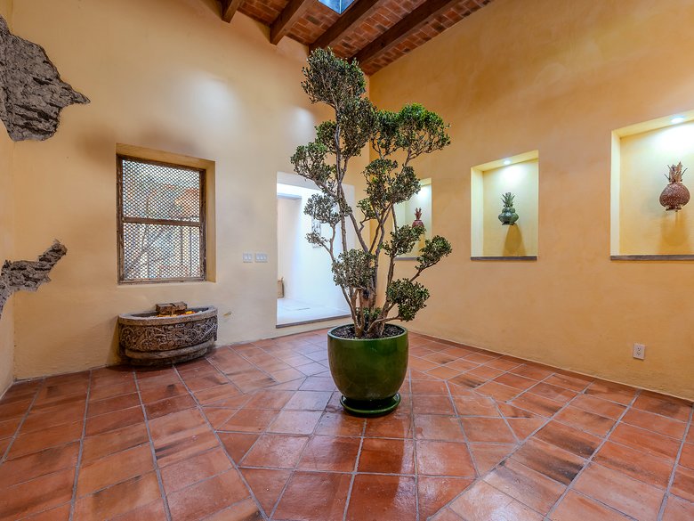 La Purísima | Exclusive Centro Living with Pool & Refined Design — 11 photos