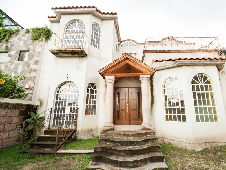 CASA EN VENTA PARA REMODELAR, VILLA DE LOS FRAILES — 11 photos