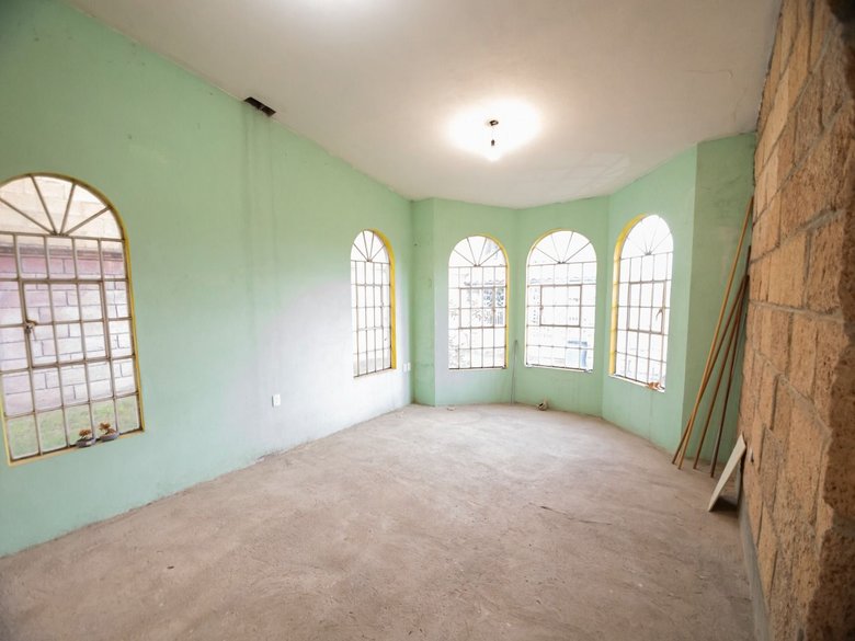 CASA EN VENTA PARA REMODELAR, VILLA DE LOS FRAILES — 7 photos