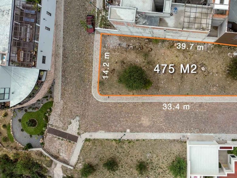 Corner Lot Marbella — 4 photos