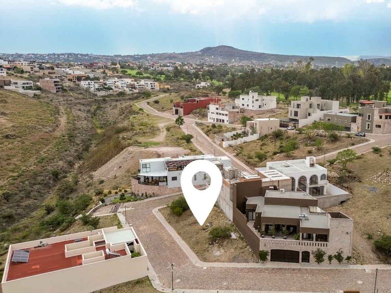 Corner Lot Marbella — 7 photos