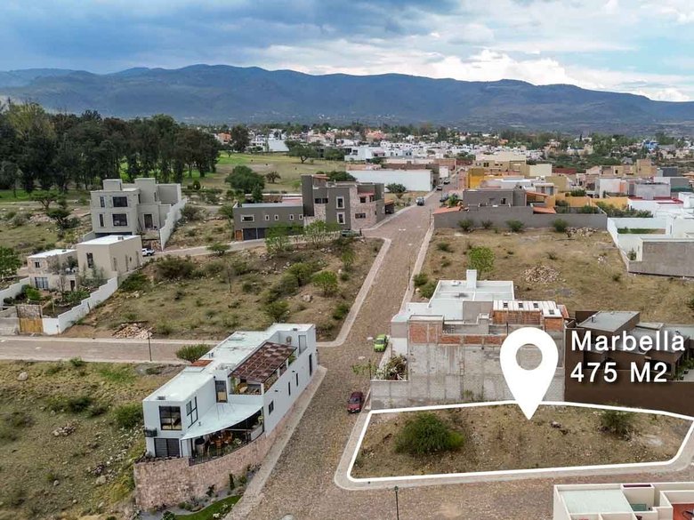 Corner Lot Marbella — 5 photos