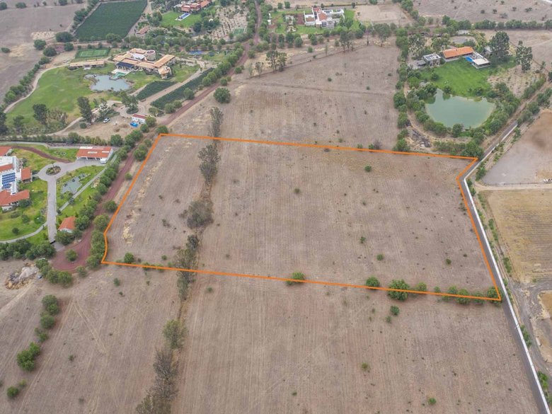 Las Fincas Lot 15 — 2 photos