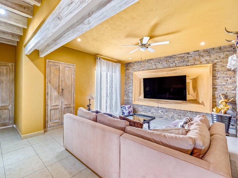 Casa Comfort - Luxury Home — 17 photos