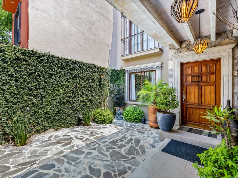 Casa Comfort - Luxury Home — 2 photos