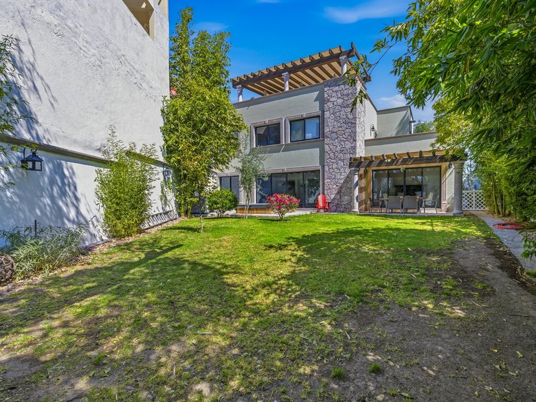 Casa Pial — 36 photos