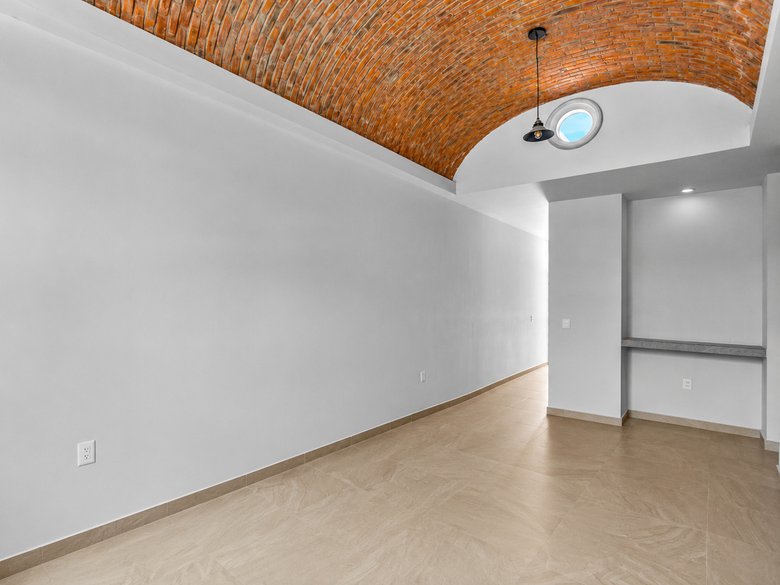 Casa Monjas — 2 photos