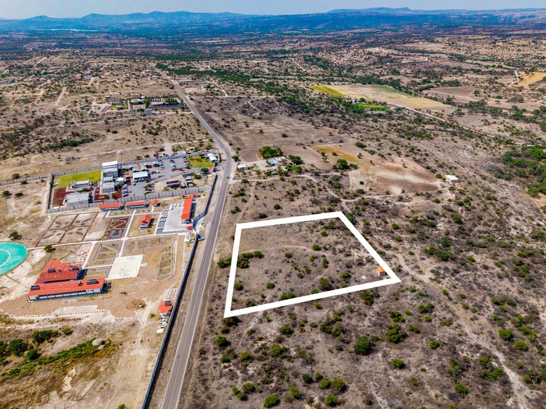 Terreno de Cruz del Palmar — 2 photos