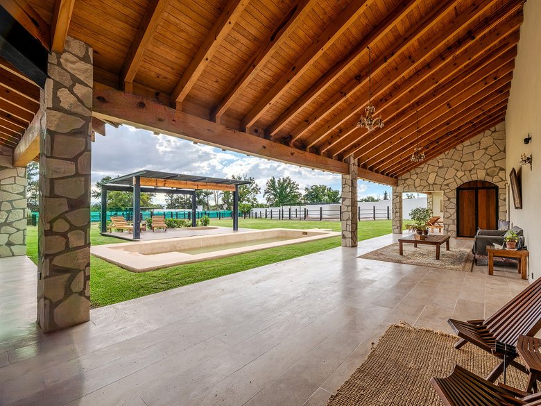 Los Pinos — 11 photos