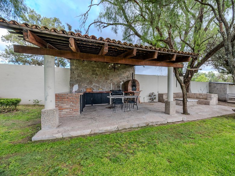 Los Pinos — 18 photos