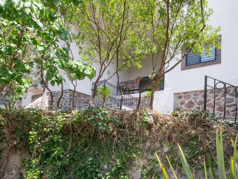 Casa Huerta La Antigua — 51 photos
