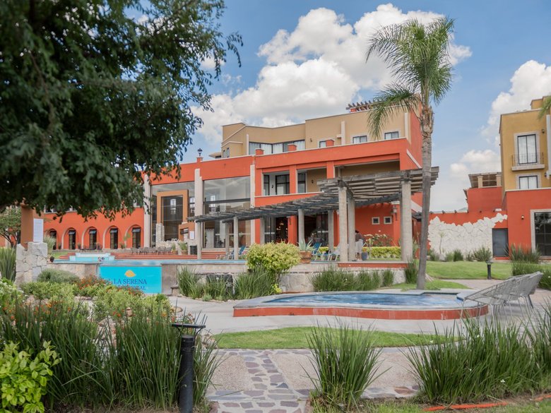 La Serena Single-Level Living — 2 photos