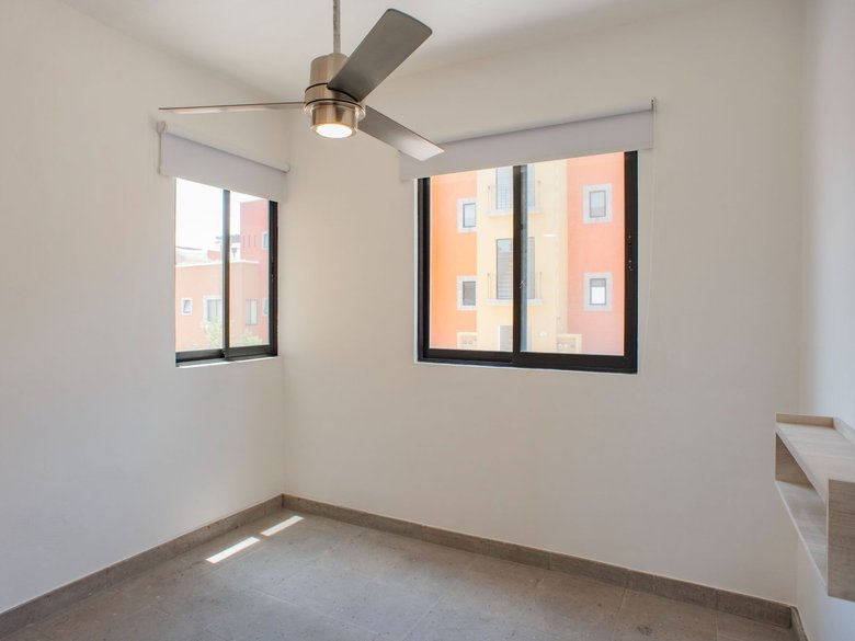 La Serena Single-Level Living — 32 photos