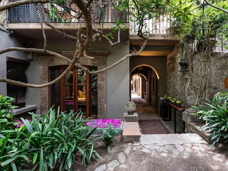 Casa No Name — 17 photos
