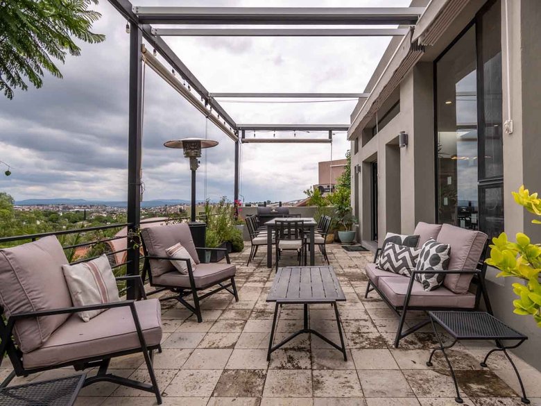 Contemporary Obraje — 24 photos