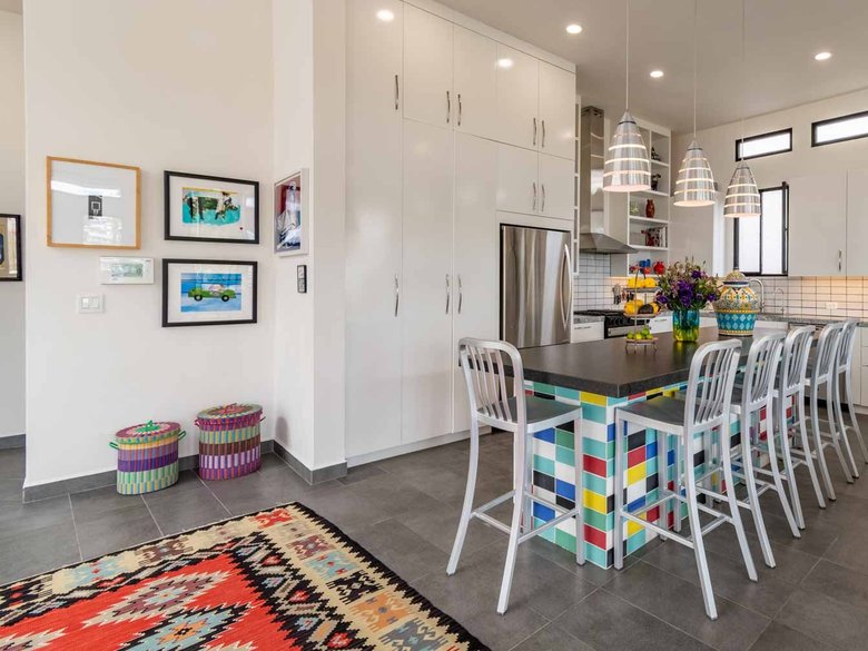 Contemporary Obraje — 17 photos