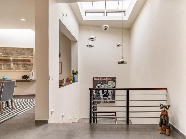 Contemporary Obraje — 14 photos