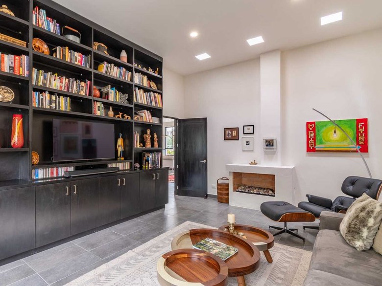 Contemporary Obraje — 22 photos