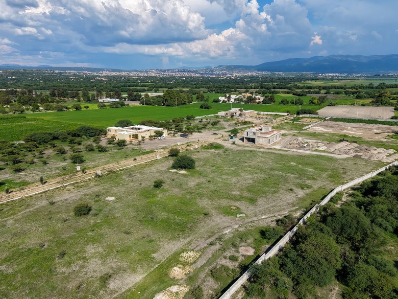 Laja Country Lot 5 — 16 photos