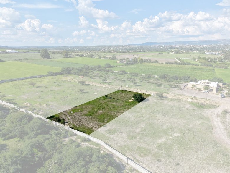 Laja Country Lot 5 — 19 photos