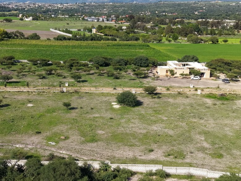 Laja Country Lot 5 — 13 photos