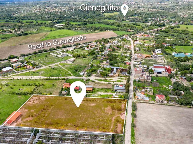 La Vivienda lot — 10 photos