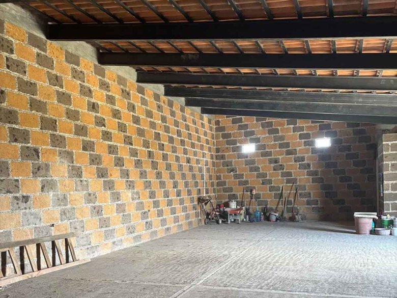La Vivienda lot — 19 photos
