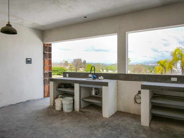 La Vivienda lot — 15 photos
