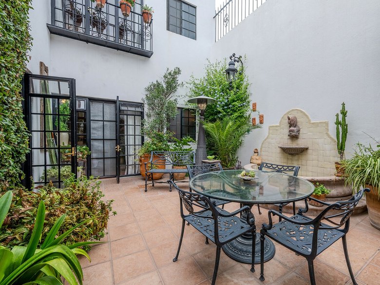 Casa De Las Máscaras — 29 photos